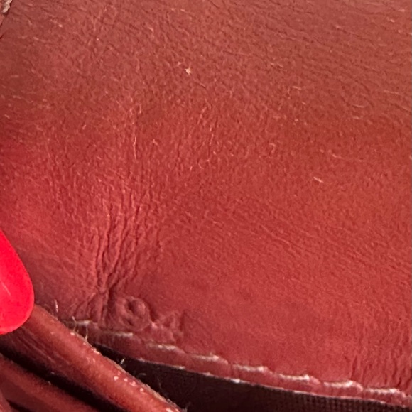 Miu Miu Authentic Crocodile Embossed Leather Wallet Carmel with Rust Interior - Picture 11 of 11